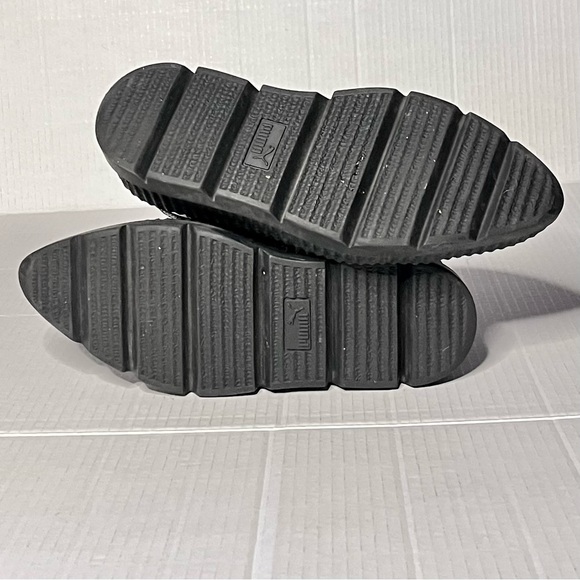 Stylish Women's Black Platform Sneakers - Picture 7 of 13